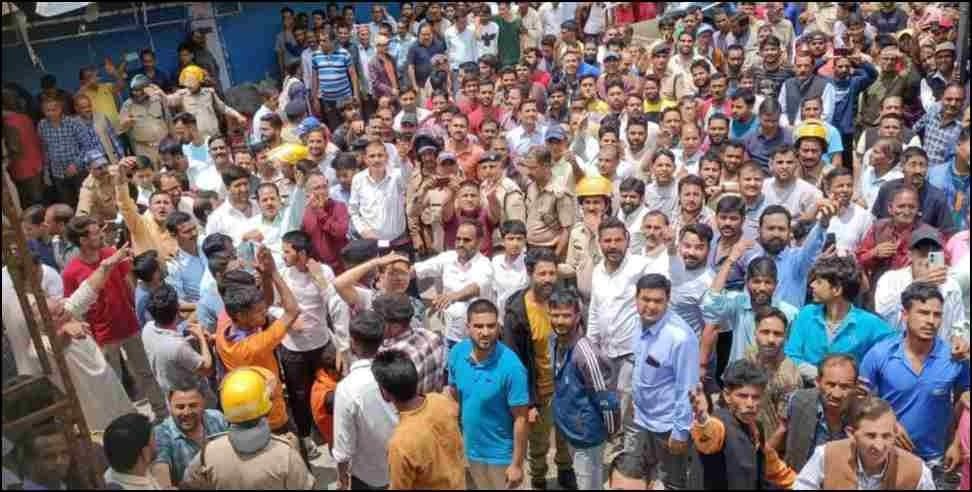 Uttarkashi purola protest : Up Boys abducted minor in purola uttarkashi