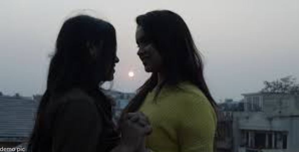 Lesbian Relationship News Uttarakhand: Woman and Minor Girl Rescued Before Jumping Into Kali River