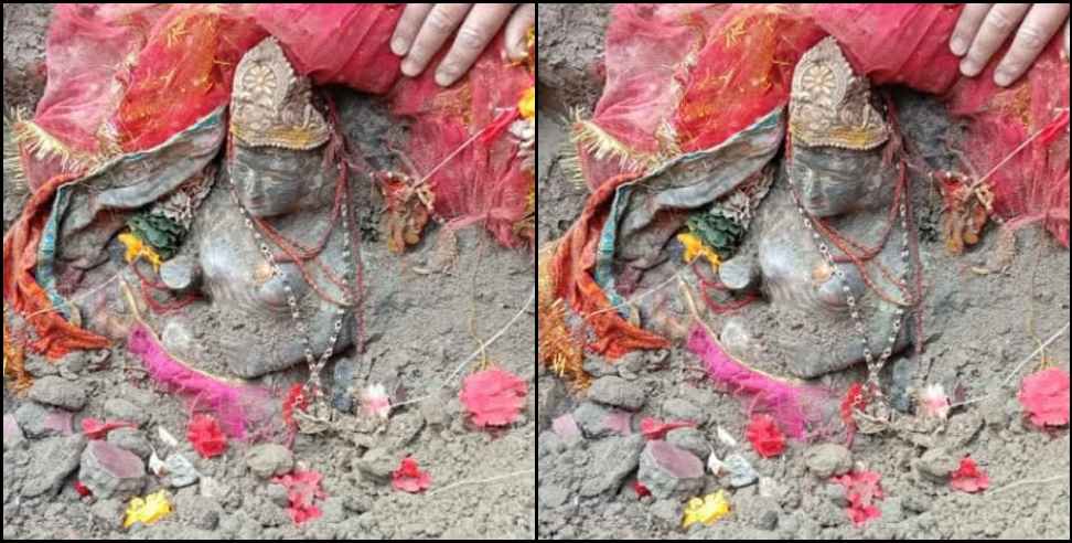 Raini village Kali Devi. Devi Kali Murti Raini Village: Statue of Goddess Kali in Raini village