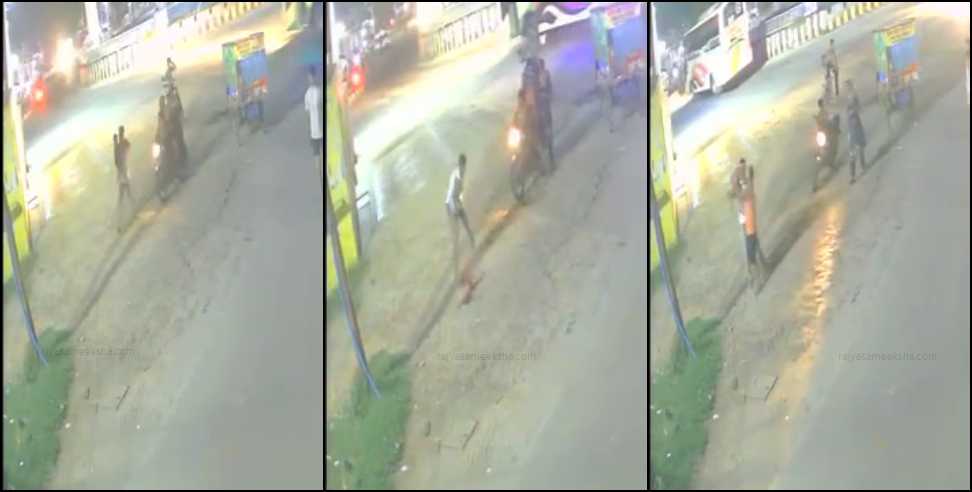 father threw his child: Drunk father threw his child on the road