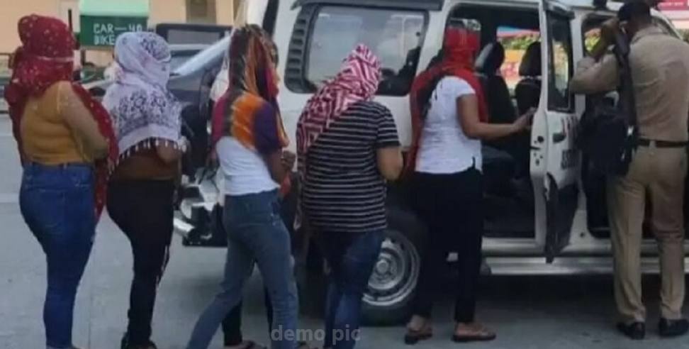 Rudrapur spa raid: Spa center raid in pantnagar and Rudrapur 10 arrested 19 women rescued