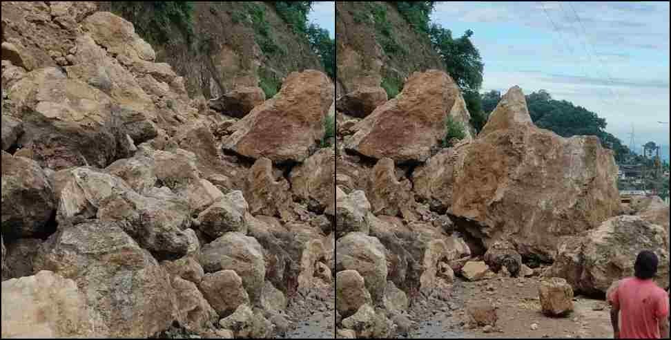 Uttarakhand army truck rock fell: Rock fell on Tawaghat-Garbadhar-Lipulekh road
