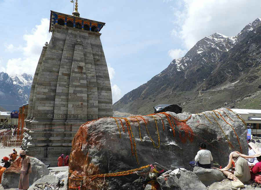 Kedarnath Bhim Shila. केदारनाथ की भीम शिला...जिसने भीषण आपदा में मंदिर की रक्षा की..दुनिया झुकाती है सिर. केदारनाथ भीम शिला. केदारनाथ भीम शिला कहानी ...