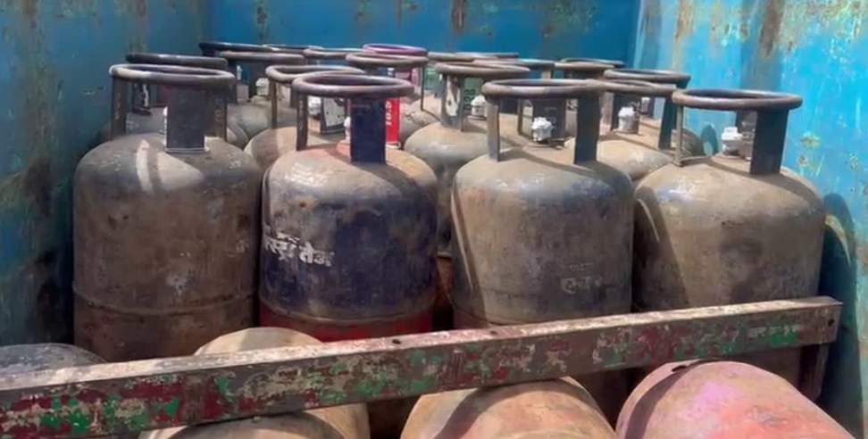 Nainital gas cylinder case: Pickup with Gas Cylinders Seized in Nainital