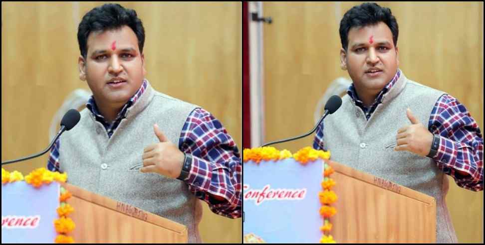 devprayag vinod kandari: MLA Vinod Kandari takes meritorious student on tour of India