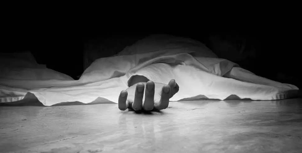 Car drowns in Pindar river: Car drowns in Pindar river 3 people dead and 1 woman missing