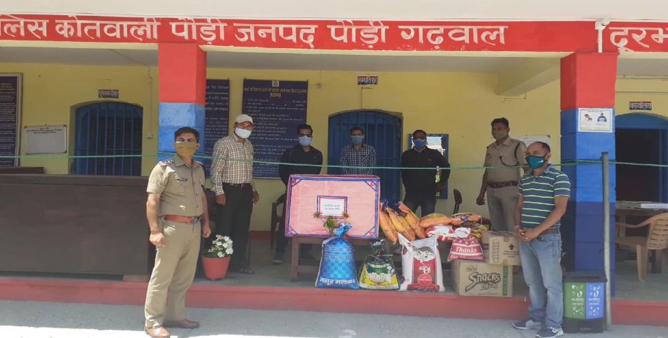 Pauri garhwal news: Journalists donate grocery in pauri garhwal