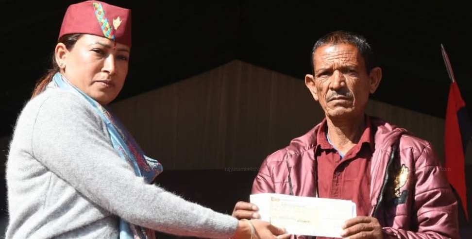 Minister Rekha Arya gift soldiers On PRD foundation day