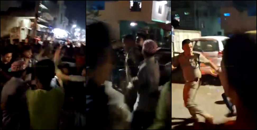 policeman beaten by mob: policeman beaten by mob during religious procession