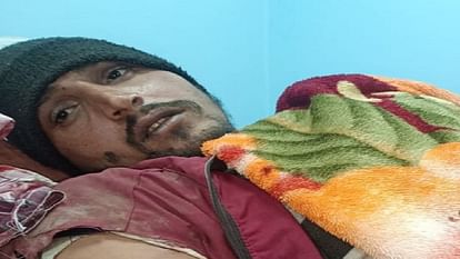 Bear attack sitarganj: Bear attack bike rider in sitarganj