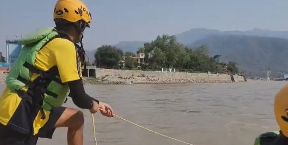 NRI tourist  drowned in Ganga: NRI from London drowned in Rishikesh