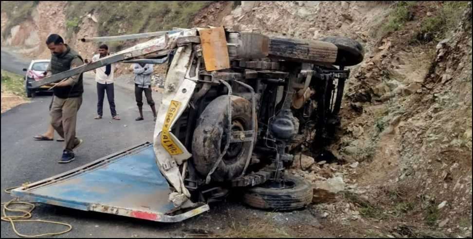 Bageshwar car hadsa : Car fell in ditch in bageshwar three died