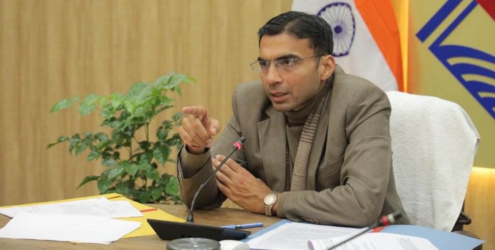 DM Savin Bansal: DM Savin Bansal takes strict action against disregard for safety standards