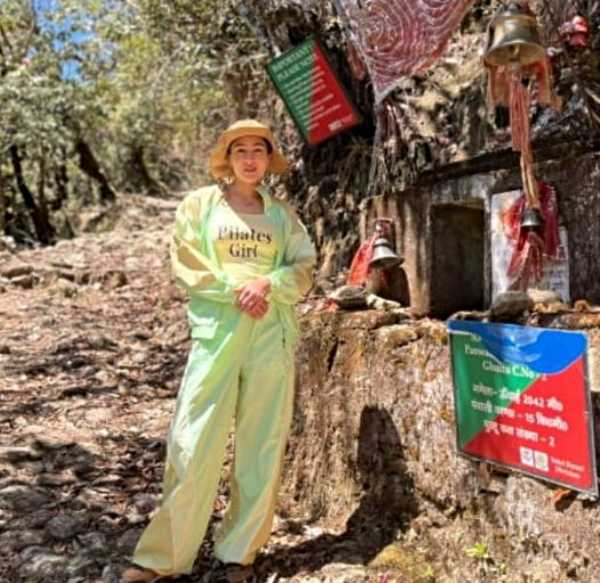 Sara Ali Khan Panwali Kantha Bugyal Trek