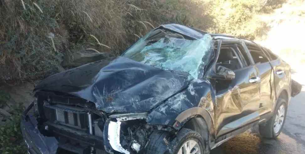 nainital car hadsa: Uncontrolled car Overturned in Nainital