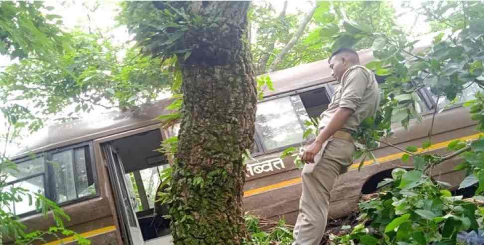 champawat itbp bus : ITBP bus fell into a ditch in Champawat