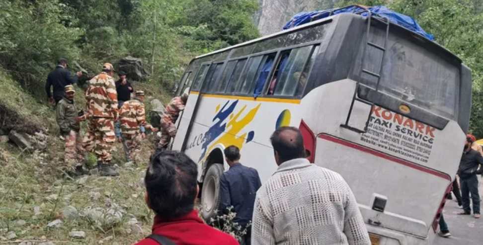 Badrinath Bus Accident News: 32 Pilgrims Safe After Brake Failure on Badrinath Highway