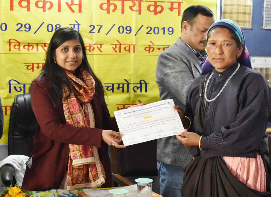 DM swati s bhadauriya good work Women would make designer woollen clothes in chamoli