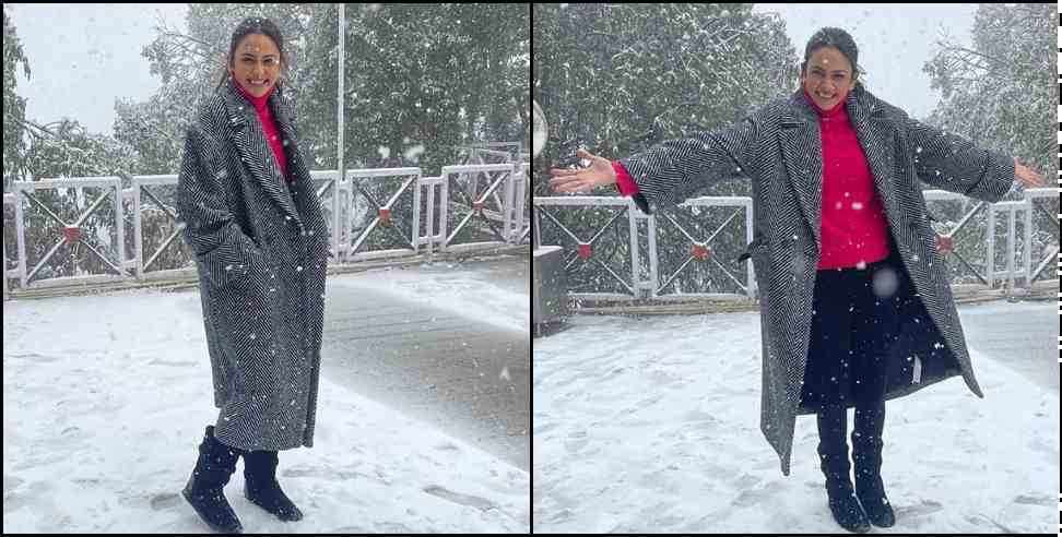 Rakul preet enjoys snowfall in Mussoorie