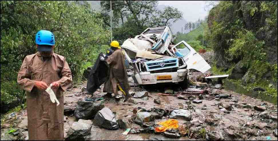 Gangotri Highway Vehicle hadsa: Debris fell on vehicles on Gangotri Highway 4 died