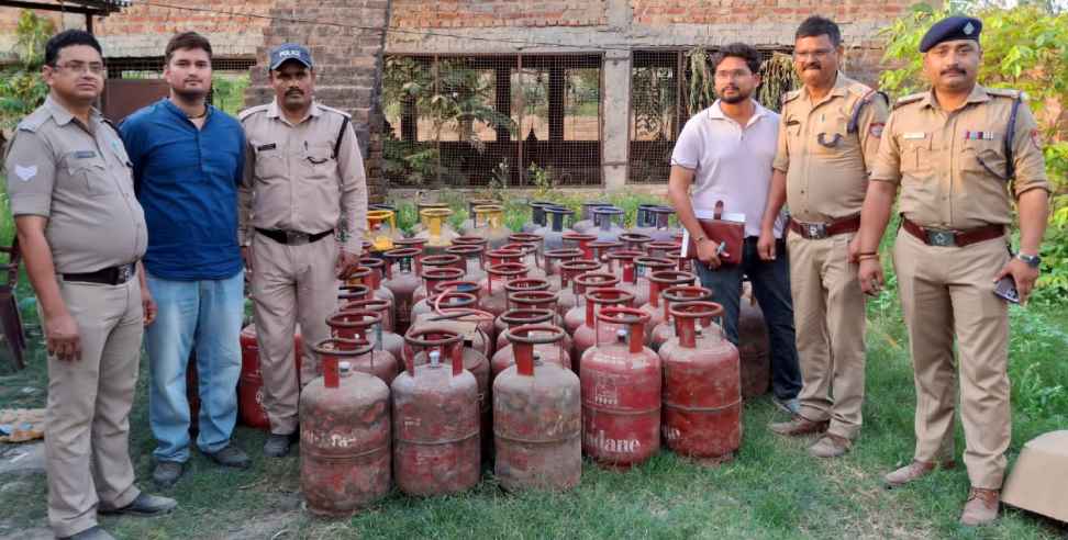 illegal LPG cylinders: 69 illegal LPG cylinders recovered from the ruins