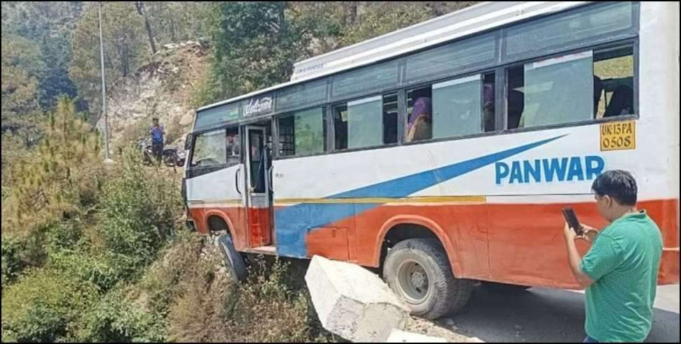 Bus accident averted in Tehri: Bus accident averted in Tehri Garhwal