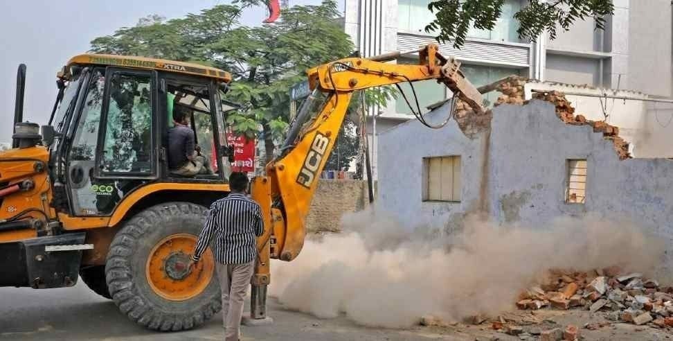Uttarakhand Jungle Bulldozer: Bulldozer action in Uttarakhand Tanda range demolished illegal house