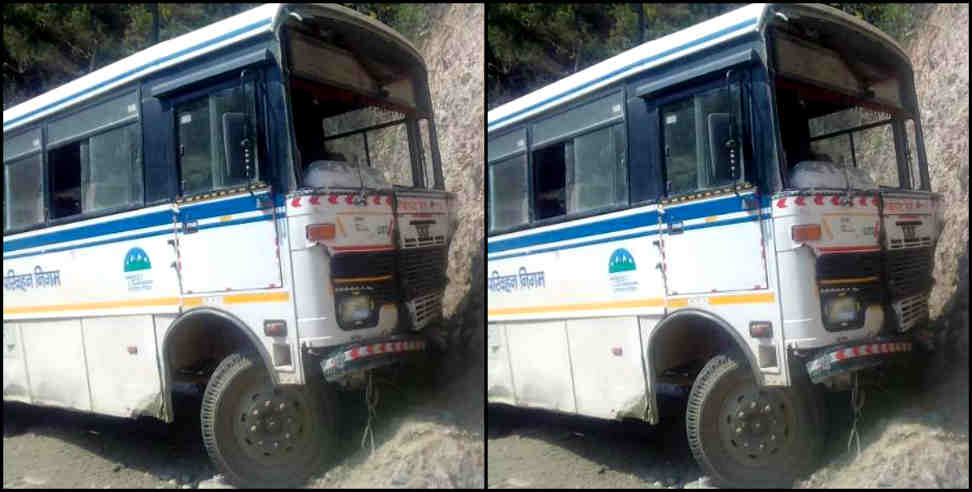 उत्तराखंड: DRIVER DID A GREAT JOB DEHRADUN PITHORAGARH HIGHWAY