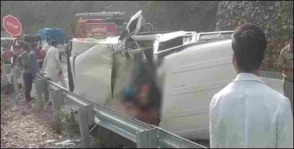 max truck collision tehri garhwal: max truck collision in tehri garhwal