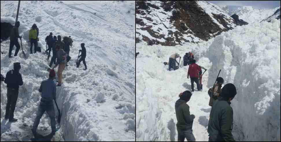 kedarnath latest snowfall pic: Heavy Snow removal work continues on Kedarnath paidal marg