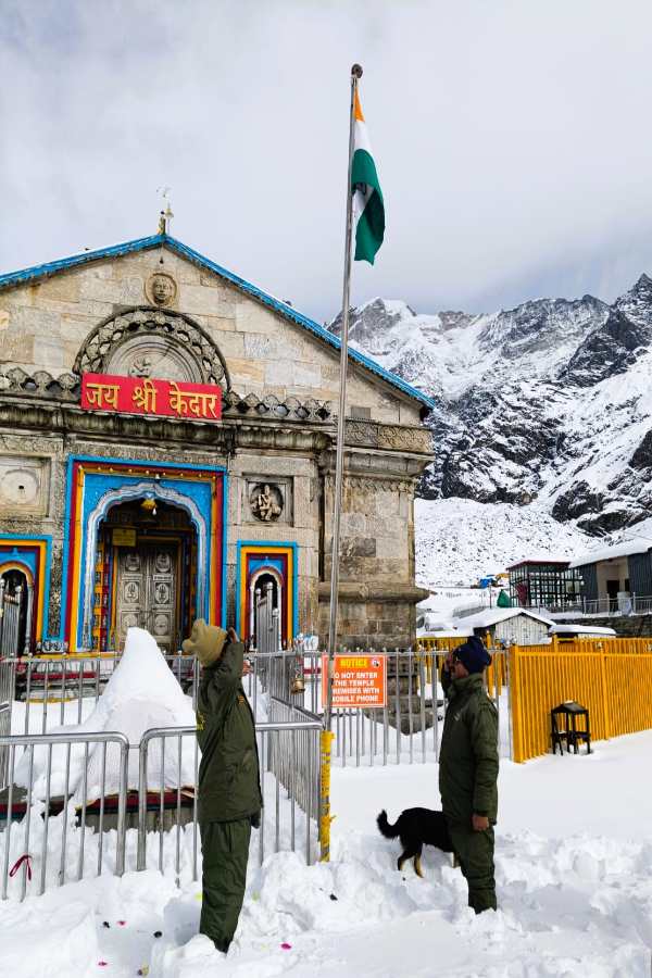 Indian soldiers hoisted the tricolor flag at Kedarnath Dham