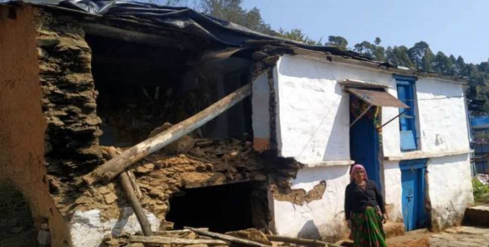 rain in kursali village bageshwar: House destroyed due to rain in kursali village bageshwar