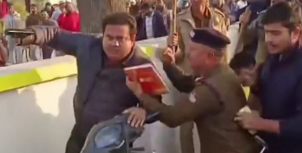 MLA Umesh Kumar: MLA Umesh Kumar arms license canceled