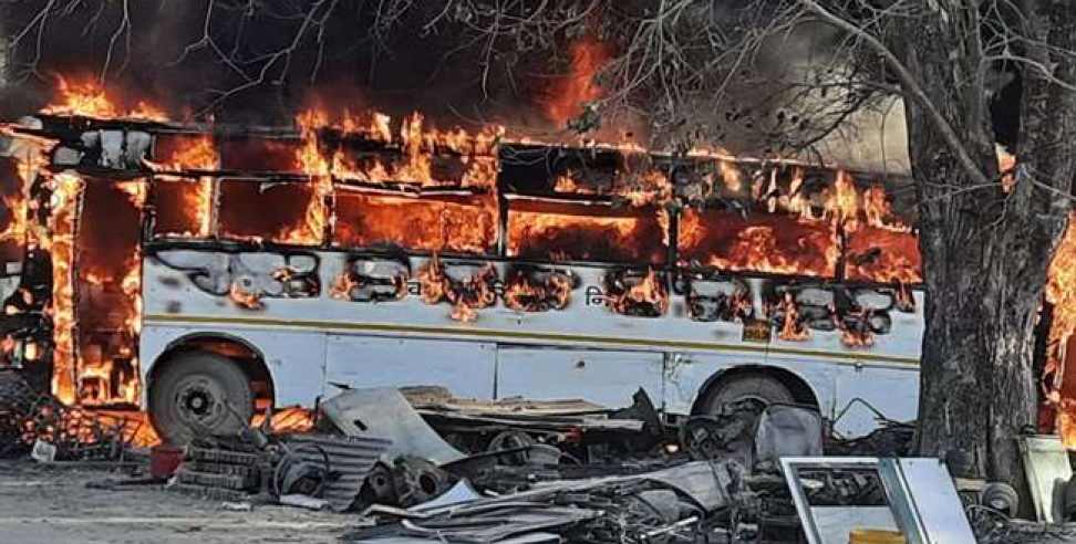 Haridwar News: Two buses fire in Haridwar workshop