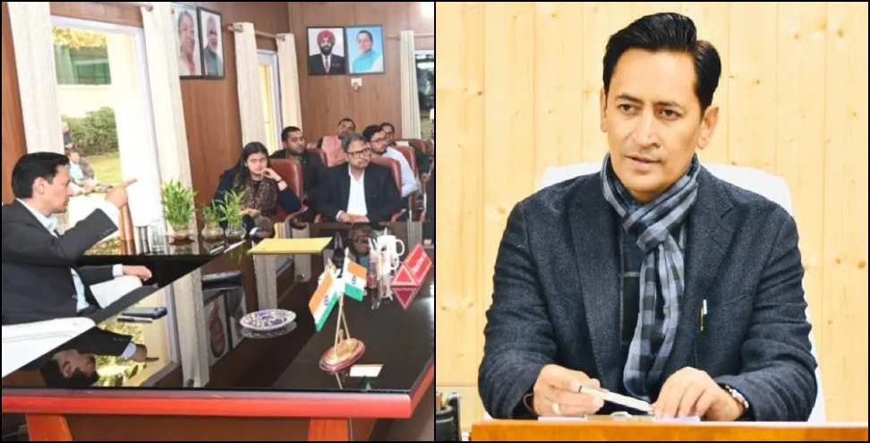 IAS Deepak Rawat: 12 lacs cheated by editing Khatauni