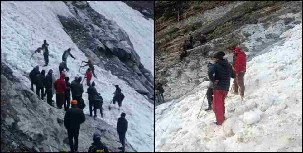 Hemkund Sahib Marg Glacier: Glacier on Hemkund Sahib Marg