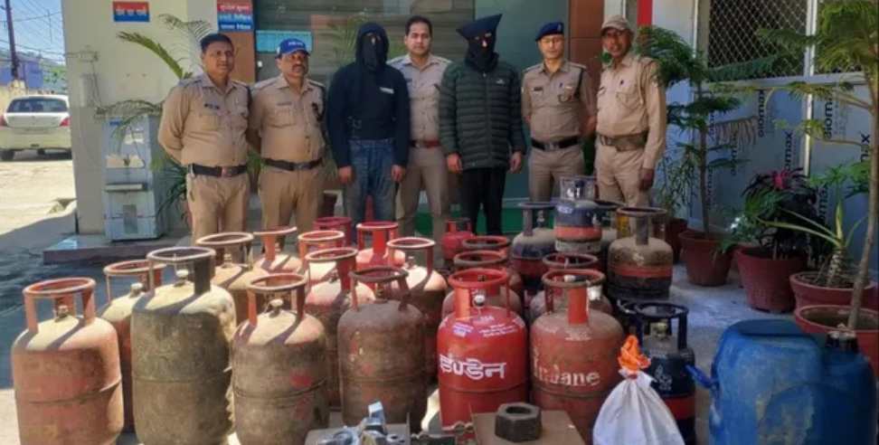 LPG black marketing: Illegal LPG Refilling Racket Busted in Ramnagar