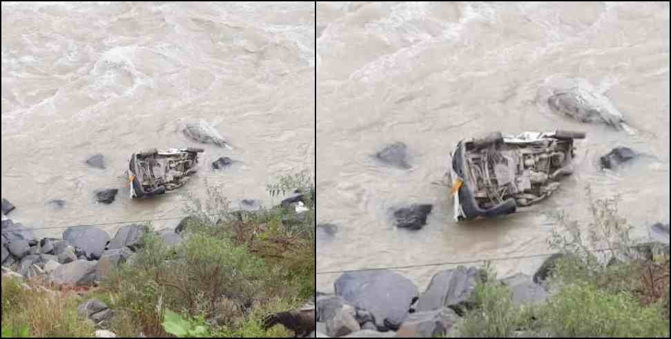 Uttarkashi road hadsa: Vehicle fell into river in Uttarkashi 3 died