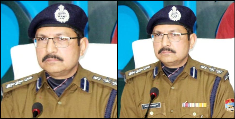 Dehradun Police: 3 policemen line up in Dehradun SSP