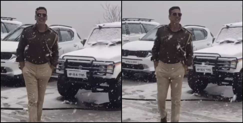 Akshay Kumar: Akshay Kumar enjoys snowfall in Mussoorie