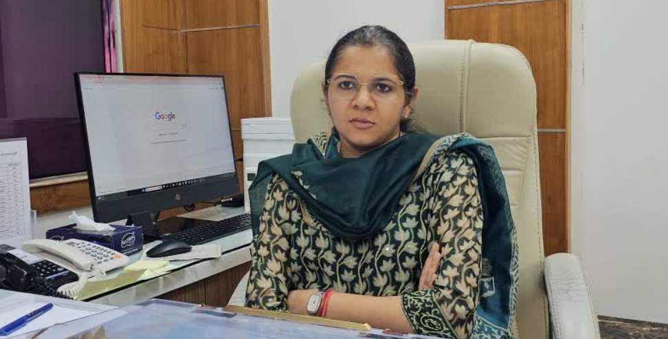 DM Nitika Khandelwal: DM Nitika took action on Officials absent during red alert