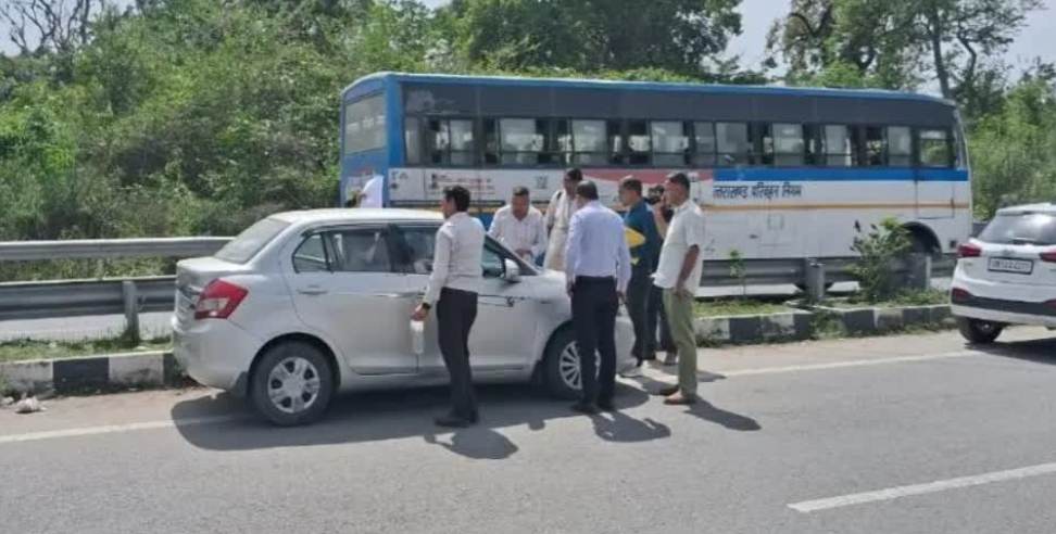 Dehradun vigilance raid: Dehradun news Education Officer Caught Red-Handed Taking Bribe