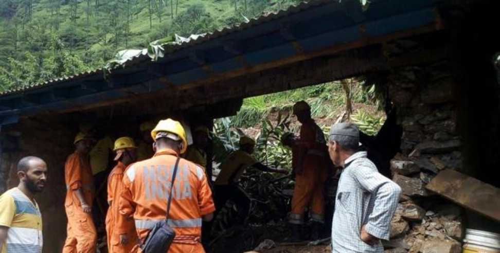 Devat village: Stones fell on Devat village from hills in Pithoragarh