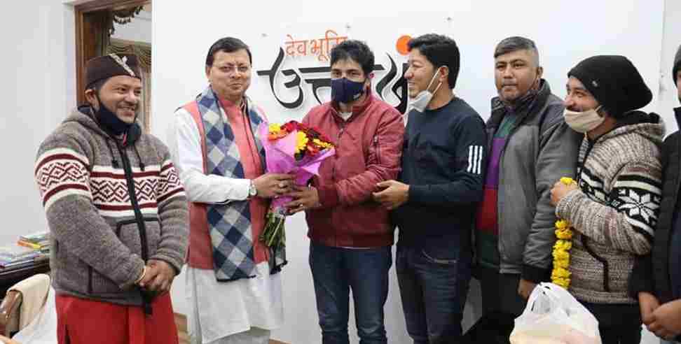 uttarakhand vidhansabh chunav: Devi Joshi of Tharali Congress joins BJP