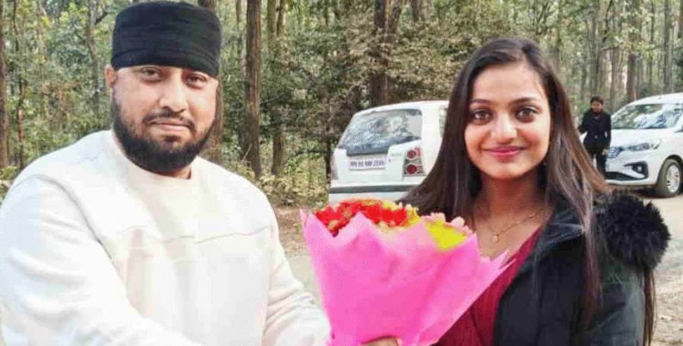 Viral Girl Monalisa: Mahakumbh Viral Star Monalisa Arrives in Uttarakhand