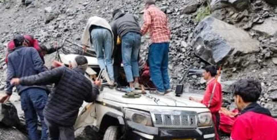 Accident near Munkatiya: Accident in Gaurikund National Highway near Munkatiya