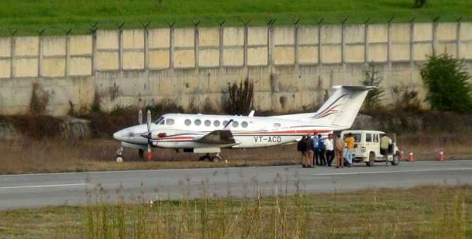 Coronavirus Uttarakhand: Coronavirus Uttarakhand:Pithoragarh naini saini airport plane break fail