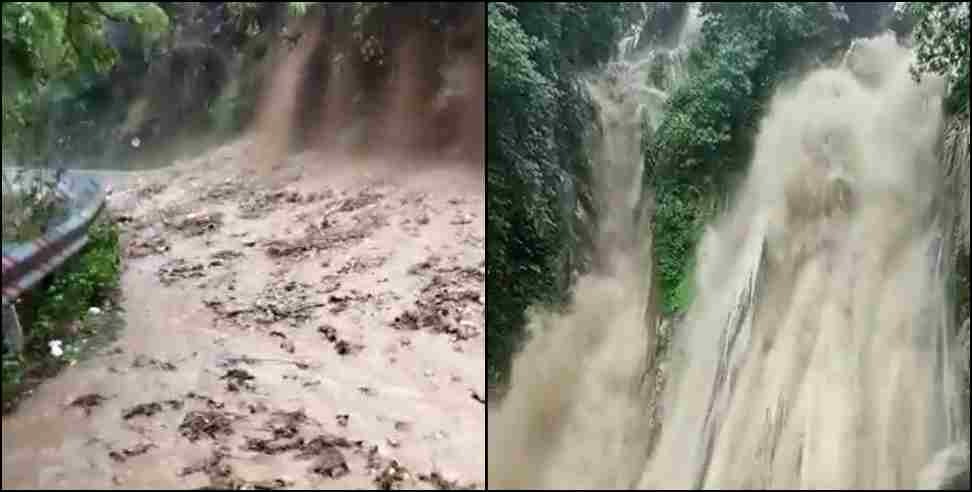mussoorie heavy rain video: Mussoorie heavy rain Kamptee fall on surge Debris on roads video