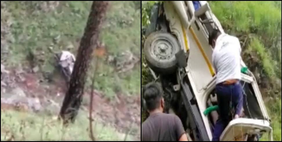 Almora news: Bolero fallen in ditch in almora