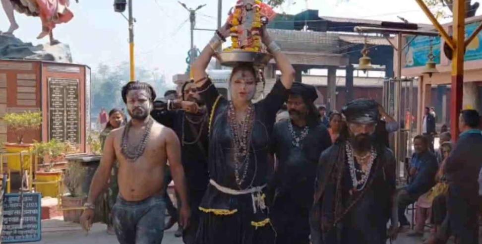 Haridwar Masaan Holi: Masan Holi of Kinnar Akhara at Haridwar cremation ground